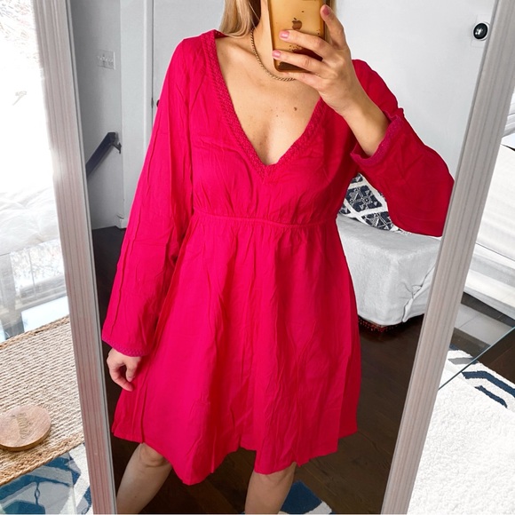 🌺 RESORT BOHO RASPBERRY RED CROCHET VNECK BEACH COVERUP! - Picture 6 of 12